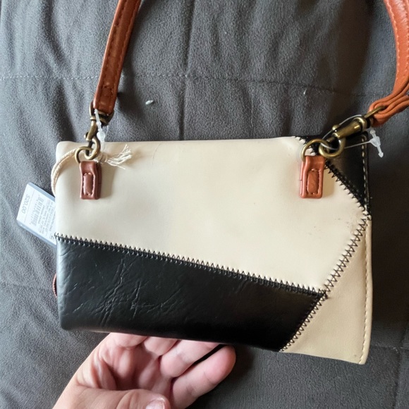 Target cross body small purse. - Picture 2 of 6